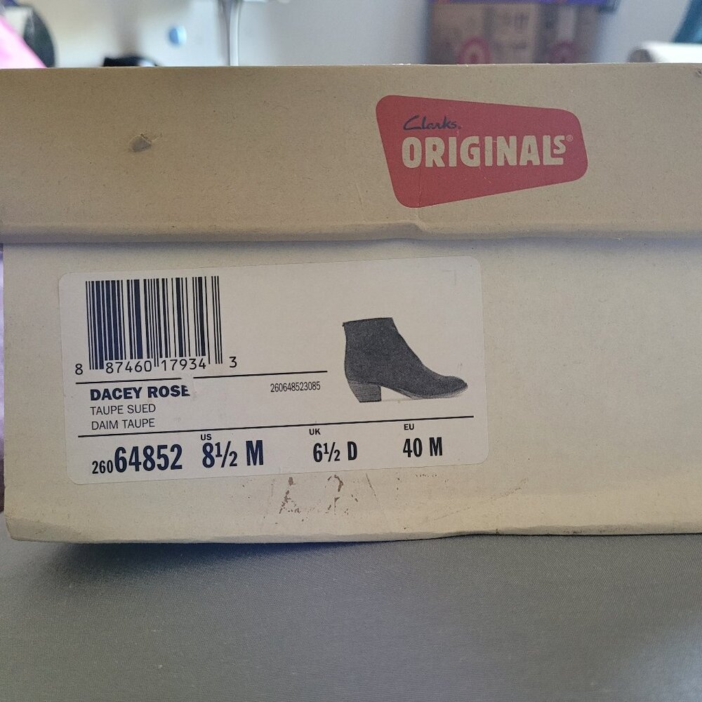 CLARKS ORIGINALS DARCY ROSE BOOTIES